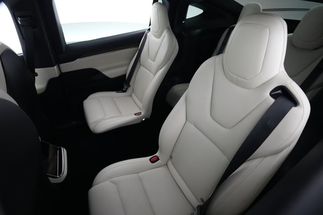 2023 Tesla Model X — photo 19 of 23