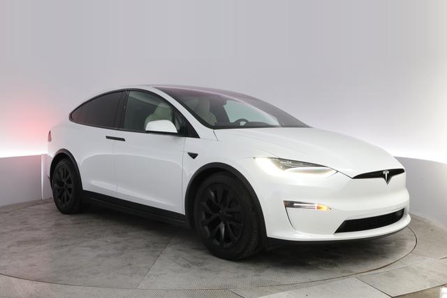 2023 Tesla Model X — photo 10 of 23