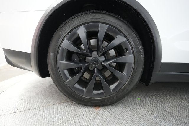 2023 Tesla Model X — photo 17 of 23