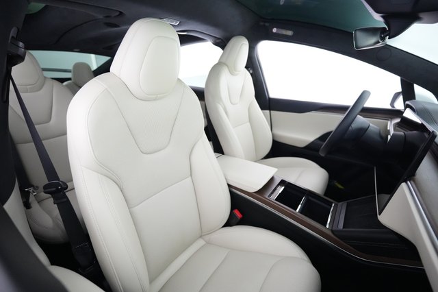 2023 Tesla Model X — photo 18 of 23