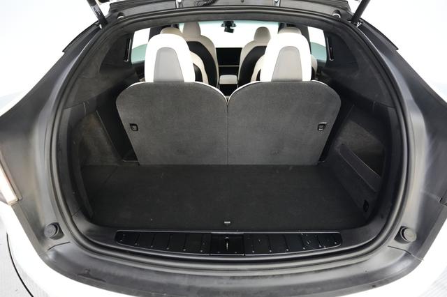 2023 Tesla Model X — photo 6 of 23