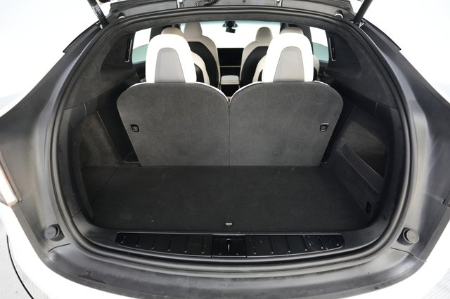 2023 Tesla Model X — photo 6 of 23