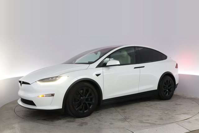 2023 Tesla Model X — photo 14 of 23