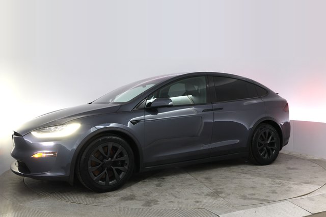 2023 Tesla Model X — photo 14 of 22