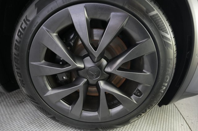 2023 Tesla Model X — photo 16 of 22