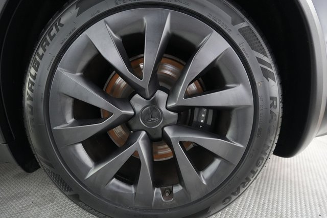 2023 Tesla Model X — photo 7 of 22