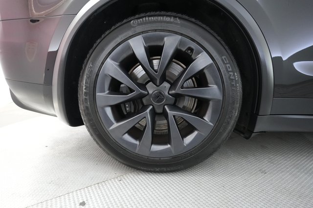 2023 Tesla Model X — photo 16 of 21