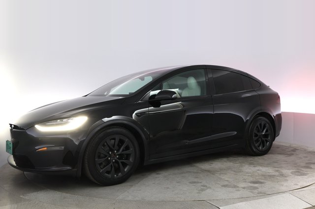 2023 Tesla Model X — photo 14 of 21