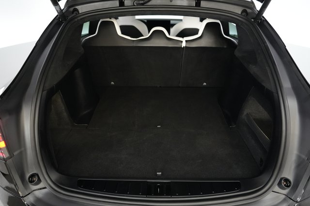 2023 Tesla Model X — photo 6 of 21