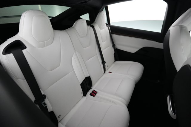 2023 Tesla Model X — photo 4 of 21