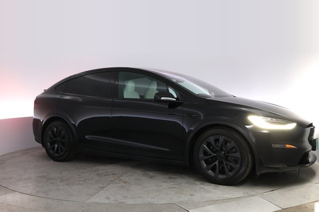 2023 Tesla Model X — photo 11 of 21