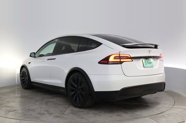 2023 Tesla Model X — photo 13 of 22
