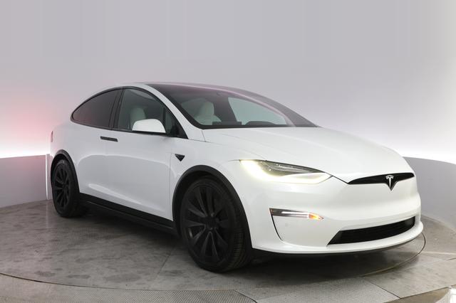 2023 Tesla Model X — photo 10 of 22