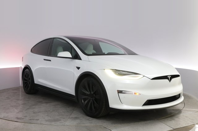2023 Tesla Model X — photo 10 of 22