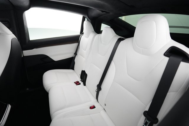 2023 Tesla Model X — photo 19 of 22