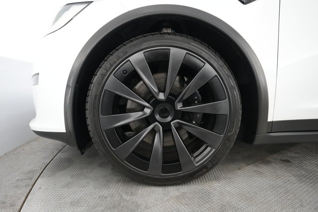2023 Tesla Model X — photo 15 of 22