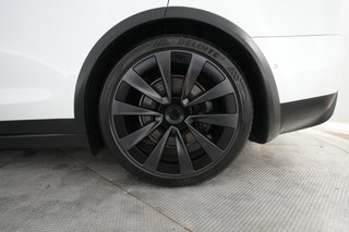 2023 Tesla Model X — photo 7 of 22
