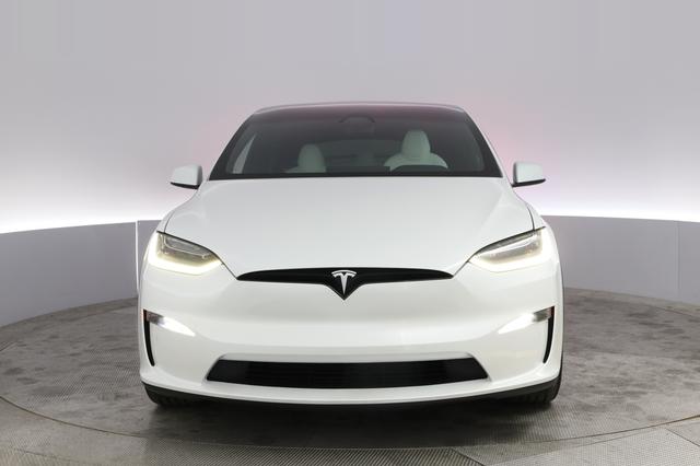 2023 Tesla Model X — photo 9 of 22