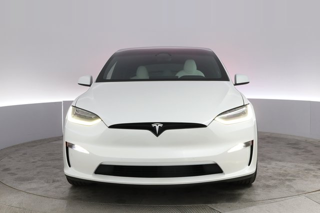 2023 Tesla Model X — photo 9 of 22
