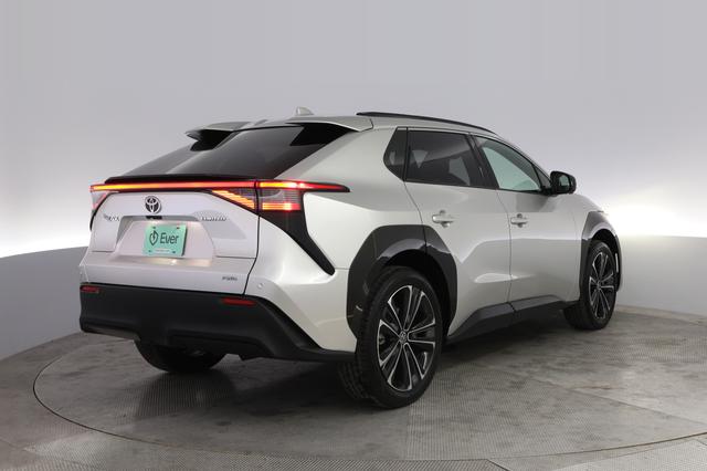 2023 Toyota bZ4X — photo 2 of 20