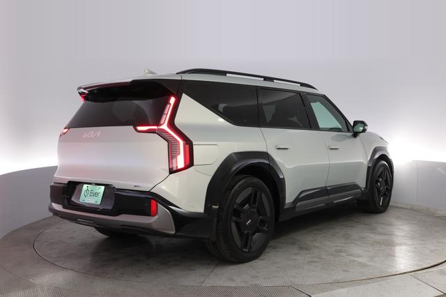 2024 Kia EV9 — photo 2 of 23
