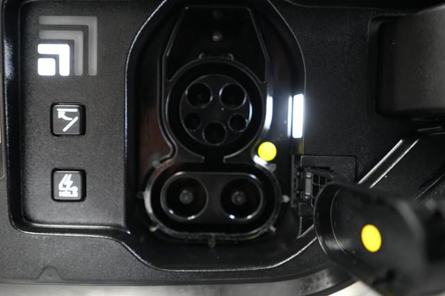 2024 Kia EV9 — photo 8 of 23