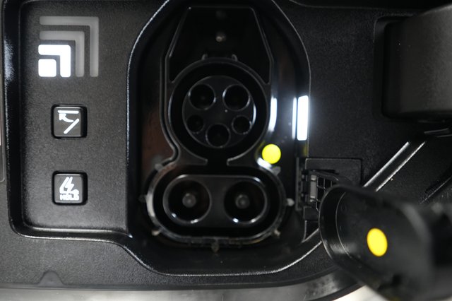 2024 Kia EV9 — photo 8 of 23