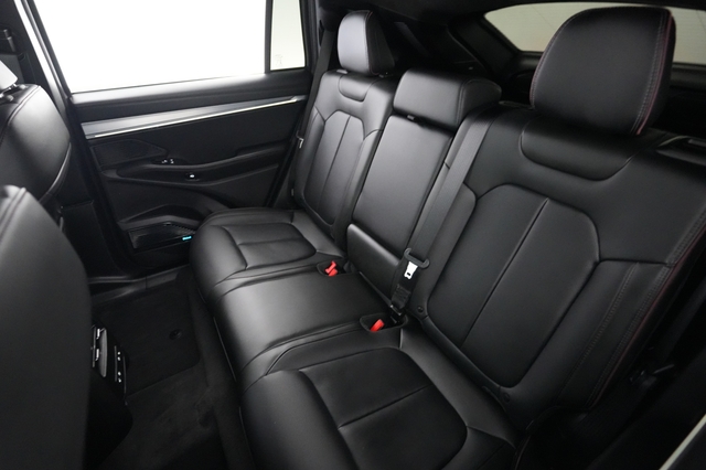 2024 Jeep Wagoneer S