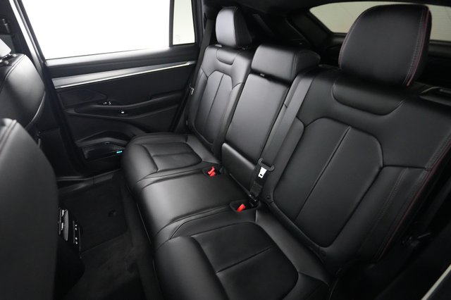 2024 Jeep Wagoneer S — photo 19 of 29