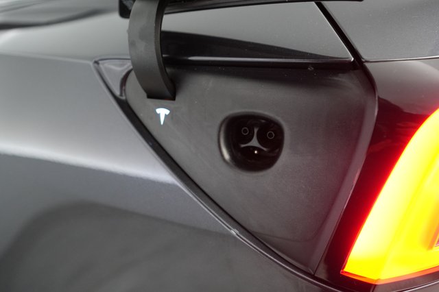 2024 Tesla Model 3 — photo 8 of 22