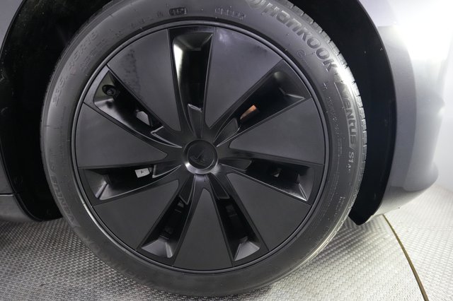2024 Tesla Model 3 — photo 17 of 22