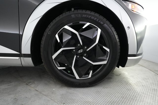 2024 Hyundai IONIQ 5 — photo 16 of 21