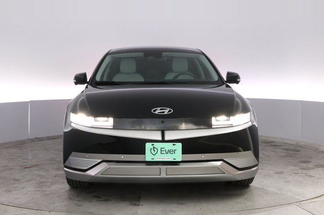 2024 Hyundai IONIQ 5 — photo 9 of 21