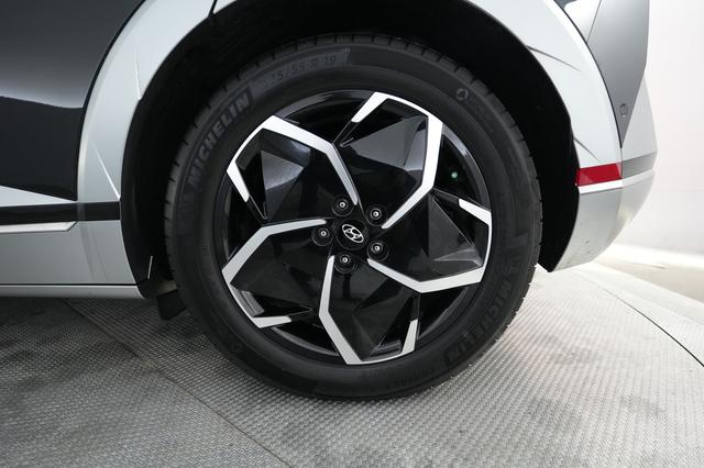 2024 Hyundai IONIQ 5 — photo 7 of 21