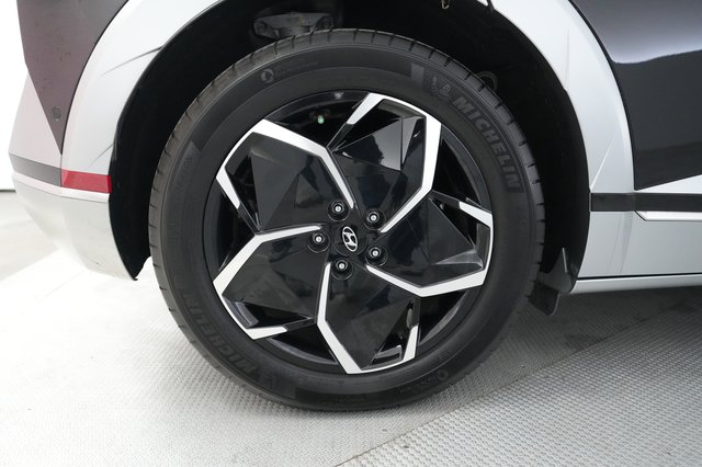 2024 Hyundai IONIQ 5 — photo 17 of 21