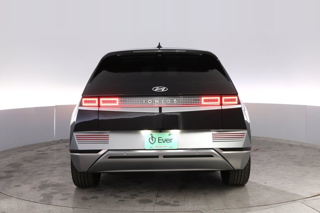 2024 Hyundai IONIQ 5 — photo 12 of 21