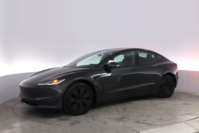 2025 Tesla Model 3 — photo 14 of 22