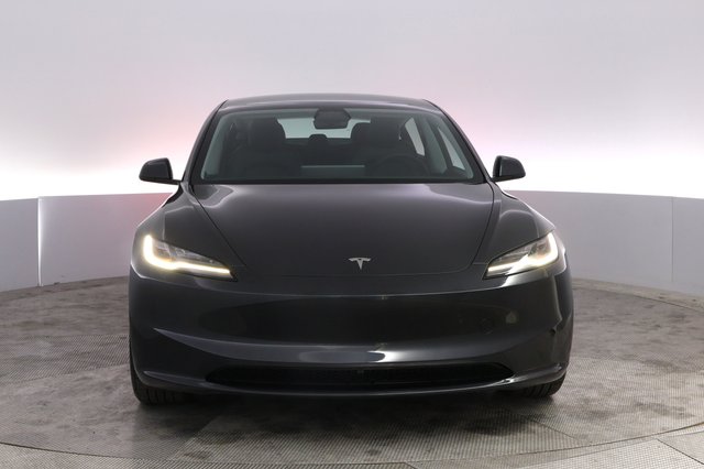 2025 Tesla Model 3 — photo 9 of 22