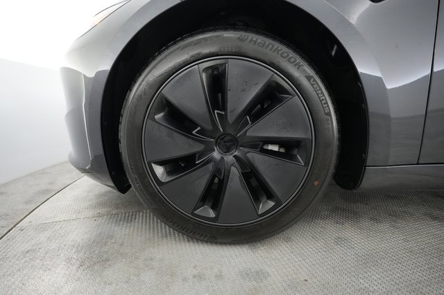 2025 Tesla Model 3 — photo 15 of 22