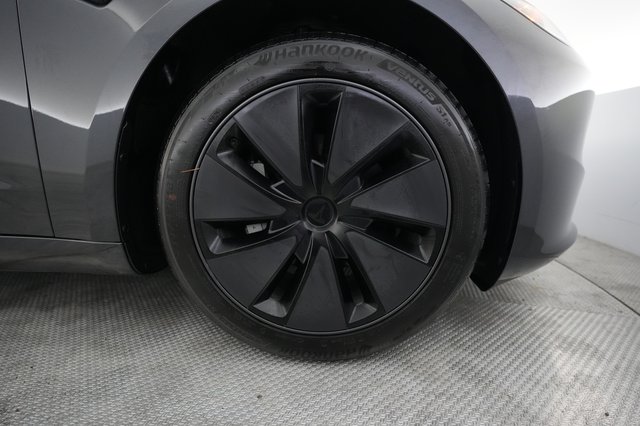 2025 Tesla Model 3 — photo 16 of 22