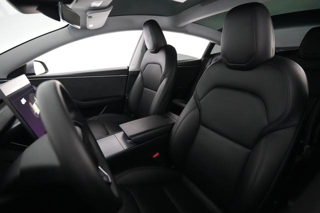 2025 Tesla Model 3 — photo 3 of 21