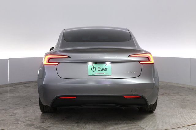 2025 Tesla Model 3 — photo 12 of 21
