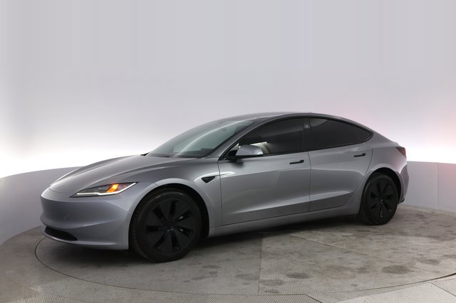 2025 Tesla Model 3 — photo 14 of 21