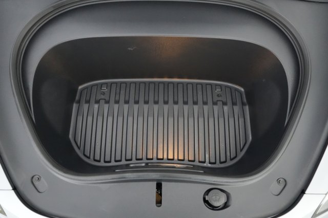 2025 Tesla Model 3 — photo 20 of 21