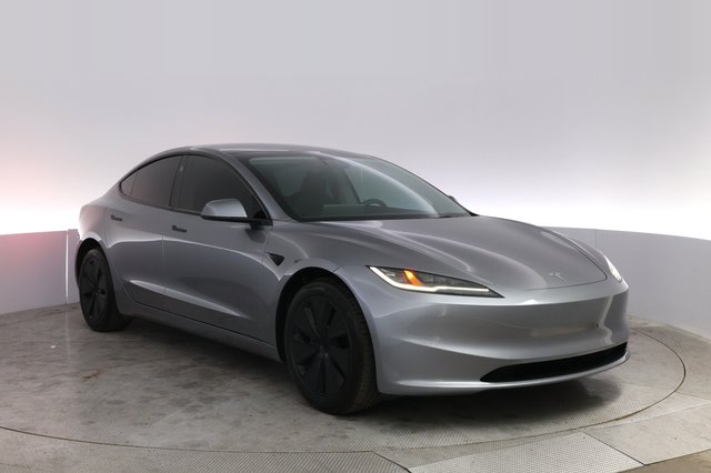 2025 Tesla Model 3 — photo 10 of 21
