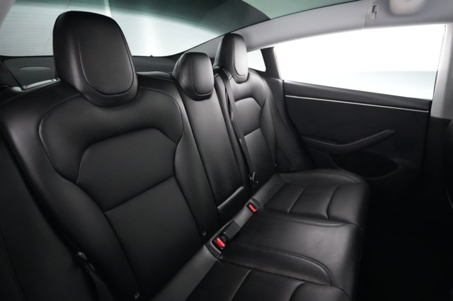 2025 Tesla Model 3 — photo 4 of 21