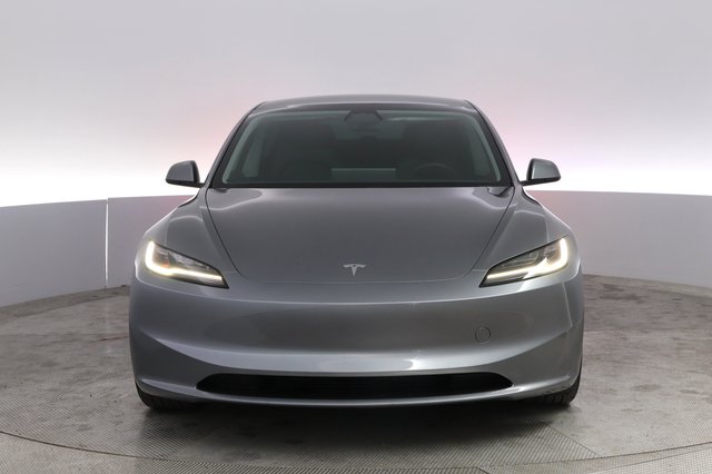 2025 Tesla Model 3 — photo 9 of 21