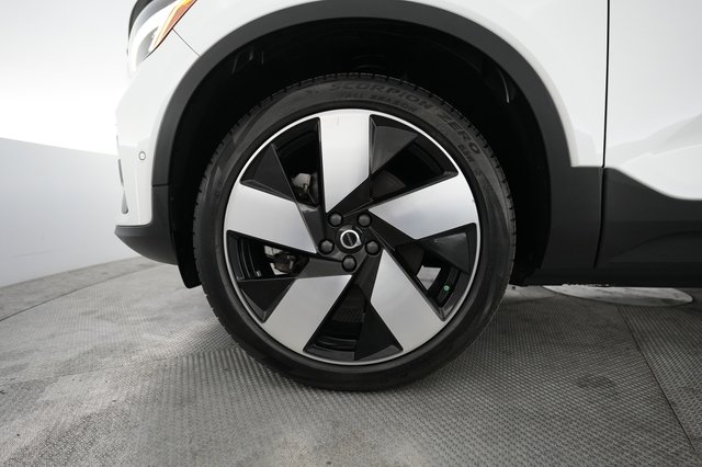 2023 Volvo XC40 Recharge — photo 15 of 21