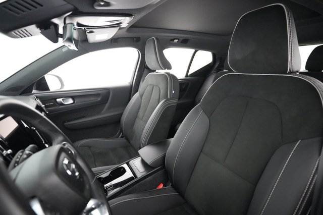 2023 Volvo XC40 Recharge — photo 3 of 21