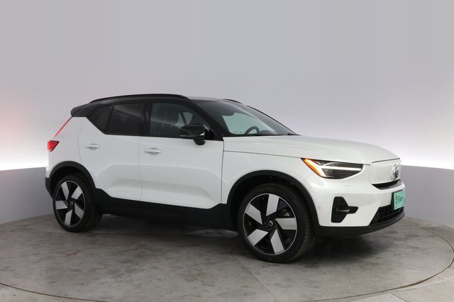 2023 Volvo XC40 Recharge — photo 11 of 21